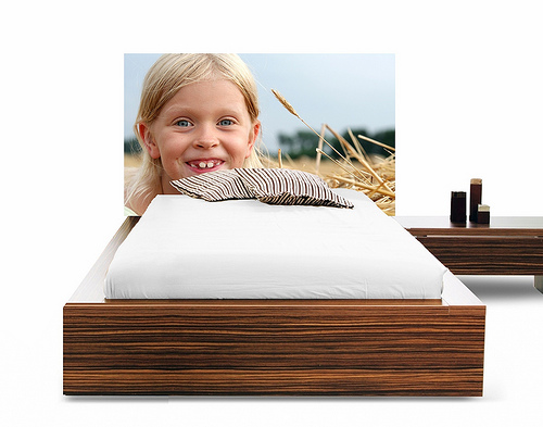 Un cabecero de cama con su mejor foto 2271875237 b1c7cc39a8 Un cabecero de cama con su mejor foto