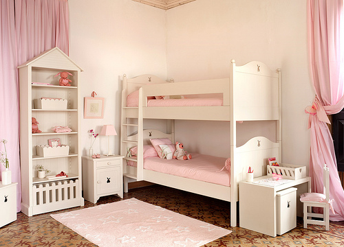 2477231667 a5f49b0064 De Tiendas ... The White Store