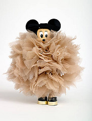 2592742132 f2746d6d6b m Minnie cumple 80 años y se viste de alta costura