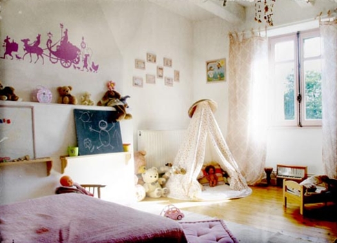 051809 thais21 Ambientes que inspiran: Habitación púrpura