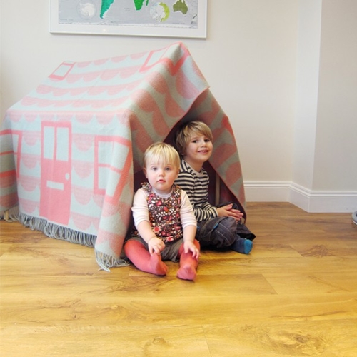 casita infantil tela Una casita para niños en lana.