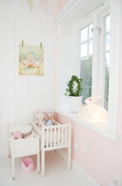 dormitorio en rosa 1 Una habitación de niña en Dalarna, Suecia